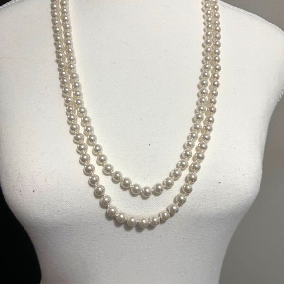 White Faux Pearl Long 58 Inch Necklace Knotted Nice Quality Pearl Necklace - Picture 2 of 6
